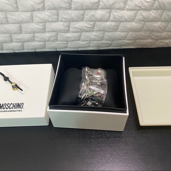 Moschino “Time 4 Pirates”, Watch/Bracelet Charm - Picture 7 of 12